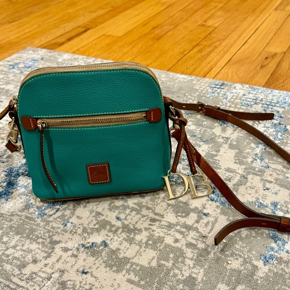 Dooney & Bourke Pebble Grain Domed Crossbody Handbag in Spearmint! - Picture 2 of 12